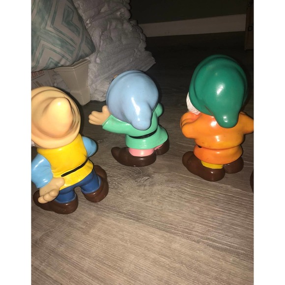 Snow White and the Seven Dwarfs rubber figures - Picture 4 of 8